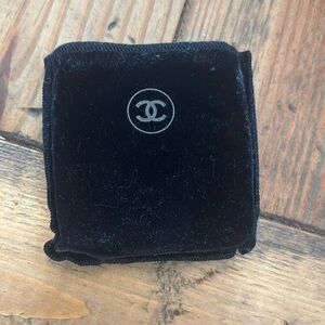 Chanel highlight 10 ivory gold